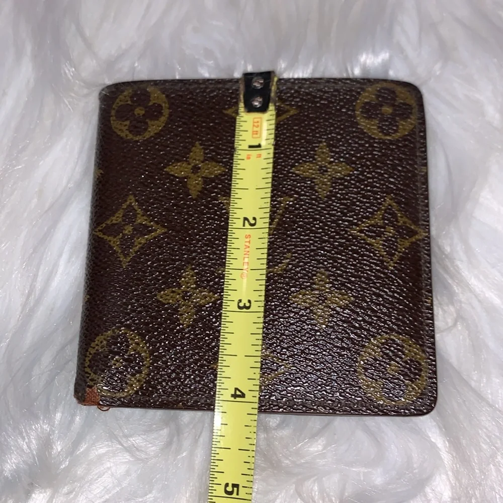 LV Authentic Men’s Bi- fold wallet (code#CA0942 (project wallet) - Picture 10 of 12